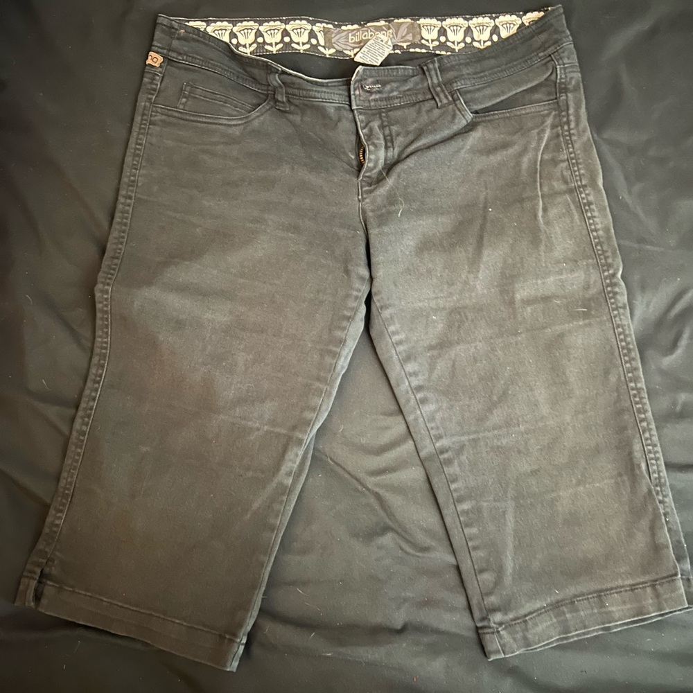 Billabong black summer capri shorts